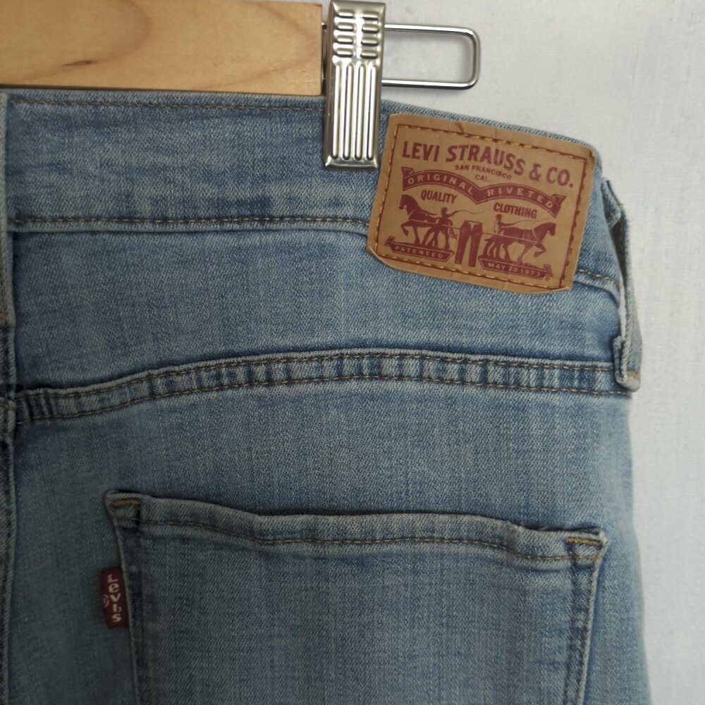 Levi's 724 High Rise Straight Jeans Size 31 - Medium Indigo - Picture 7 of 9